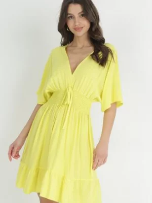 Żółta Sukienka z Wiskozy z Marszczoną Gumką w Talii Demaria