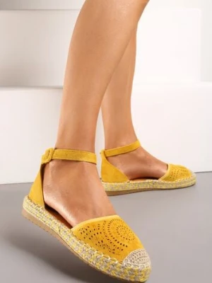 Żółte Espadryle na Płaskiej Podeszwie z Ażurowym Zdobieniem Zapinane Wokół Kostki Vizimaia