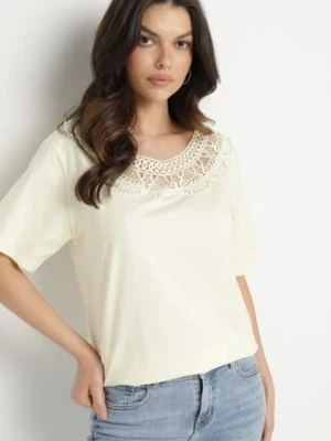 Żółty T-shirt Oversize z Ozdobną Koronką i Perłami Elanoriel emt