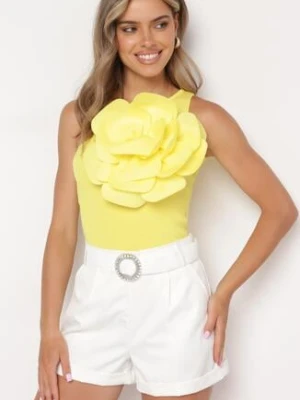 Żółty Top bez Rękawów z Asymetrycznym Dekoltem z Dużą Aplikacją w Kształcie Kwiatka Vernia elsa.m by may