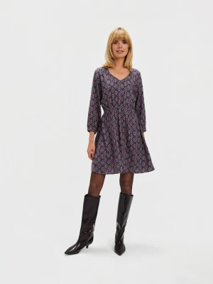 Zwiewna krótka sukienka z printem etno Top Secret