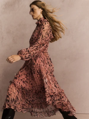 Zwiewna różowa sukienka midi z wiskozy TARANKO