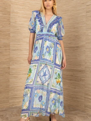 ZWIEWNA SUKIENKA W NIEBIESKI WZÓR HALE BOB