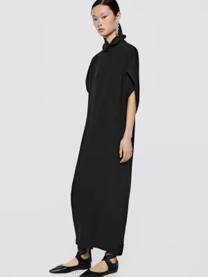 Zwiewna Sukienka Z Golfem - Limited Edition - Czarny - 38 (M) - Massimo Dutti - Female